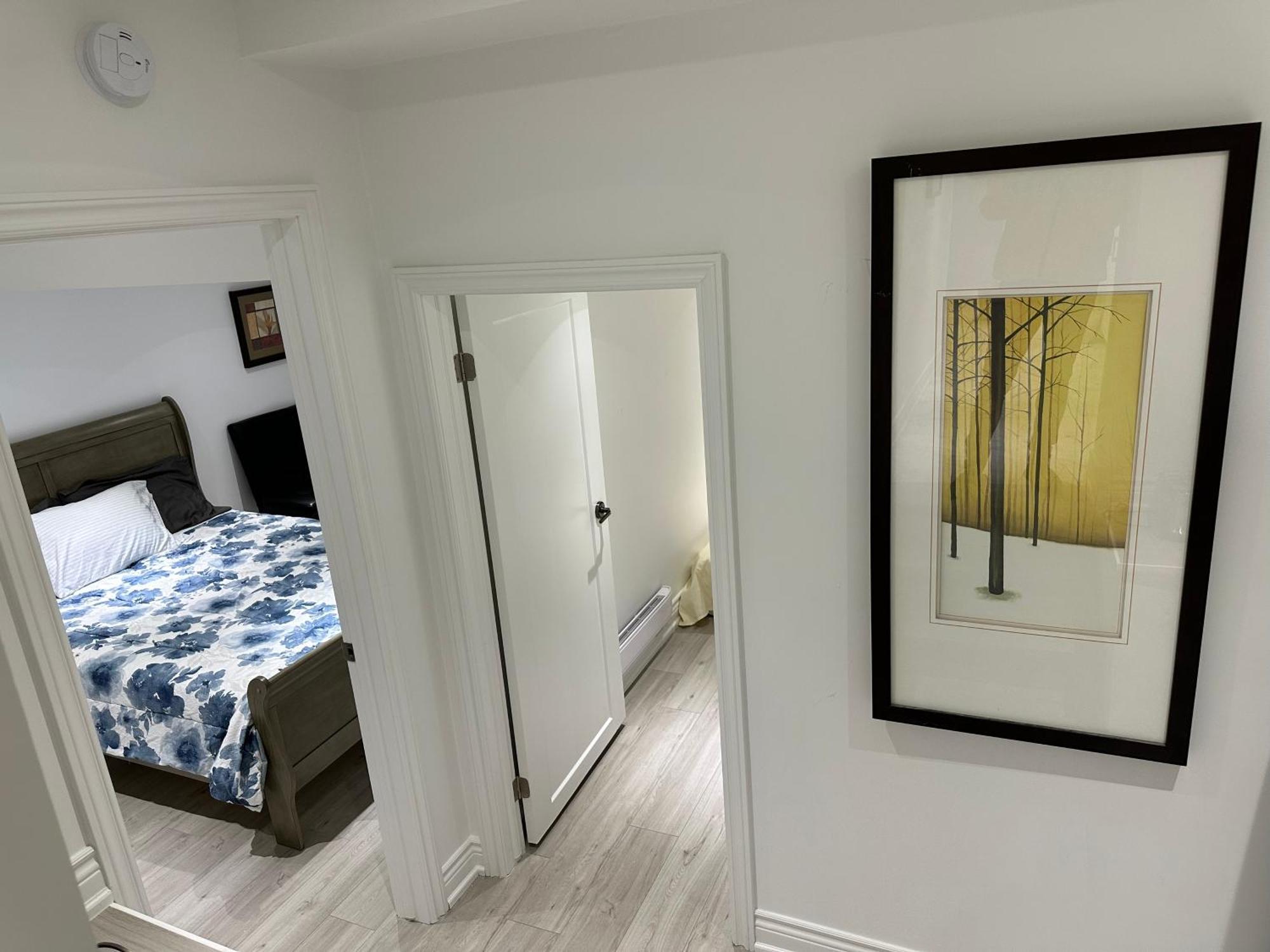 Double Bedroom On Up Or 3 Bedrooms In Basement Near Eglinton Subway Station Toronto Zewnętrze zdjęcie