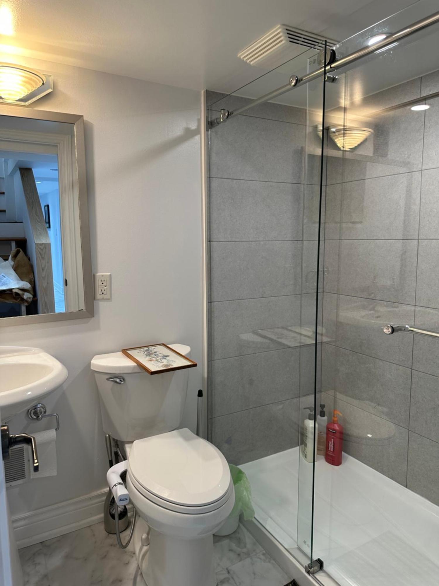 Double Bedroom On Up Or 3 Bedrooms In Basement Near Eglinton Subway Station Toronto Zewnętrze zdjęcie