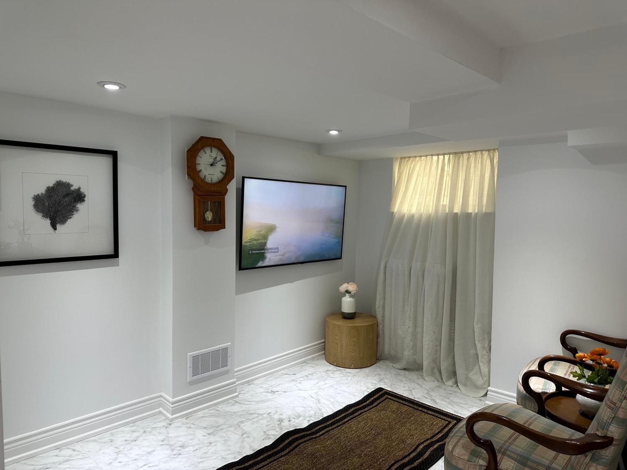 Double Bedroom On Up Or 3 Bedrooms In Basement Near Eglinton Subway Station Toronto Zewnętrze zdjęcie