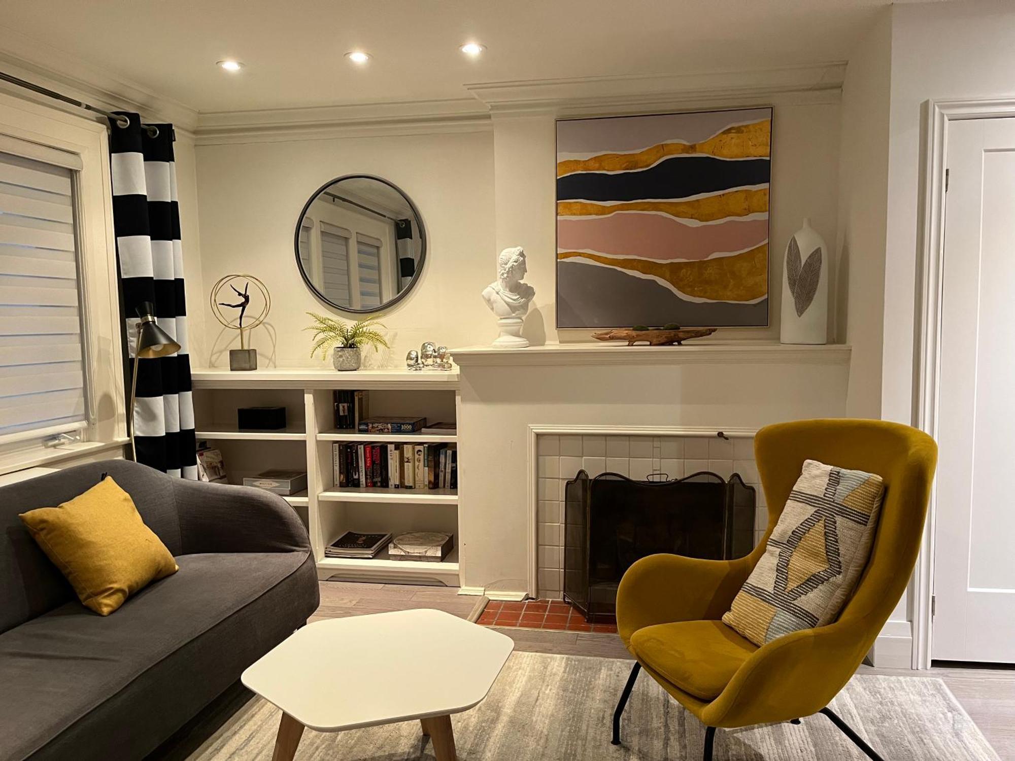 Double Bedroom On Up Or 3 Bedrooms In Basement Near Eglinton Subway Station Toronto Zewnętrze zdjęcie