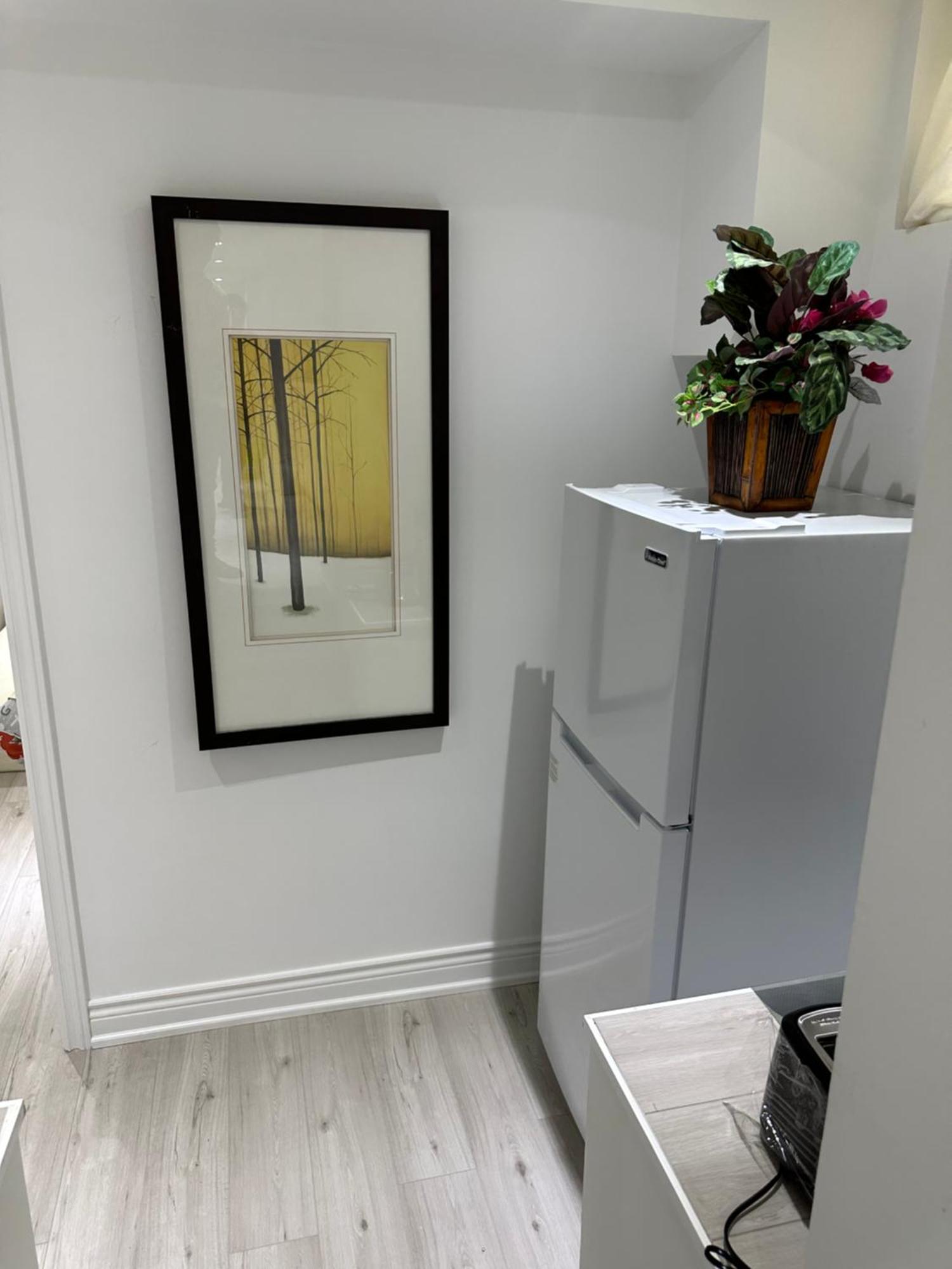 Double Bedroom On Up Or 3 Bedrooms In Basement Near Eglinton Subway Station Toronto Zewnętrze zdjęcie