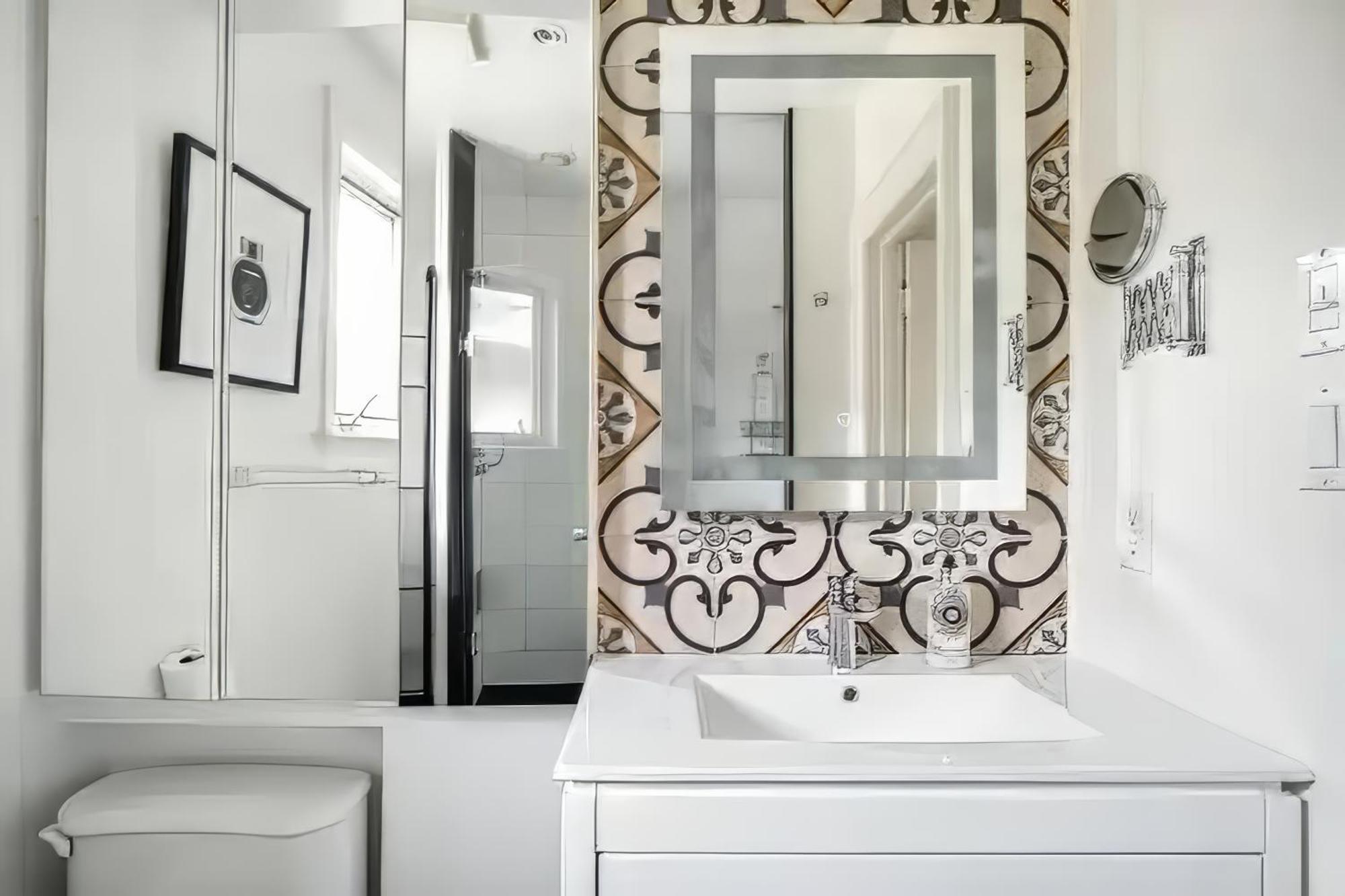 Double Bedroom On Up Or 3 Bedrooms In Basement Near Eglinton Subway Station Toronto Zewnętrze zdjęcie
