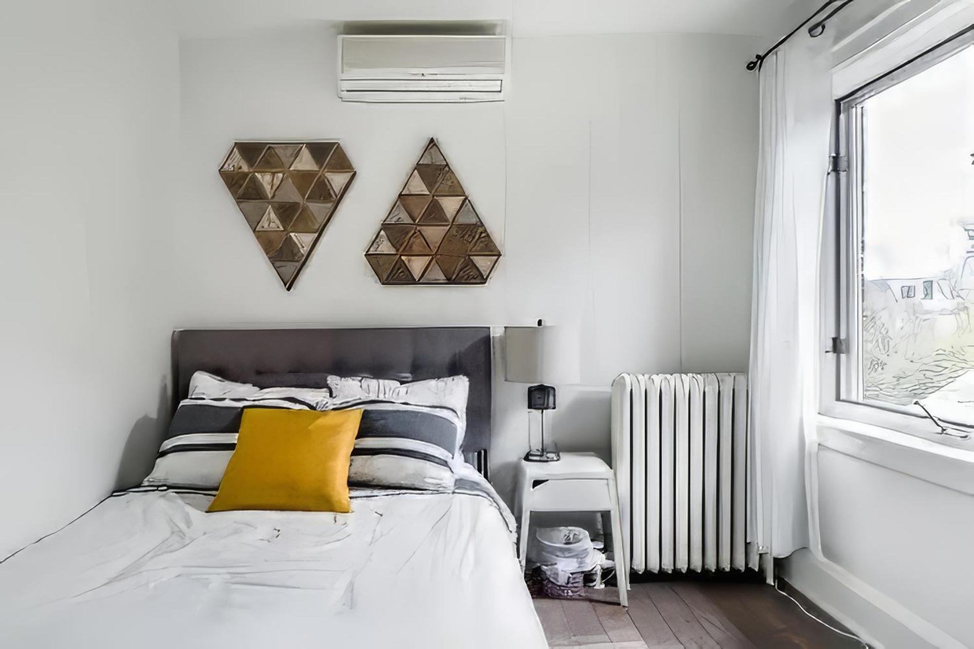 Double Bedroom On Up Or 3 Bedrooms In Basement Near Eglinton Subway Station Toronto Zewnętrze zdjęcie
