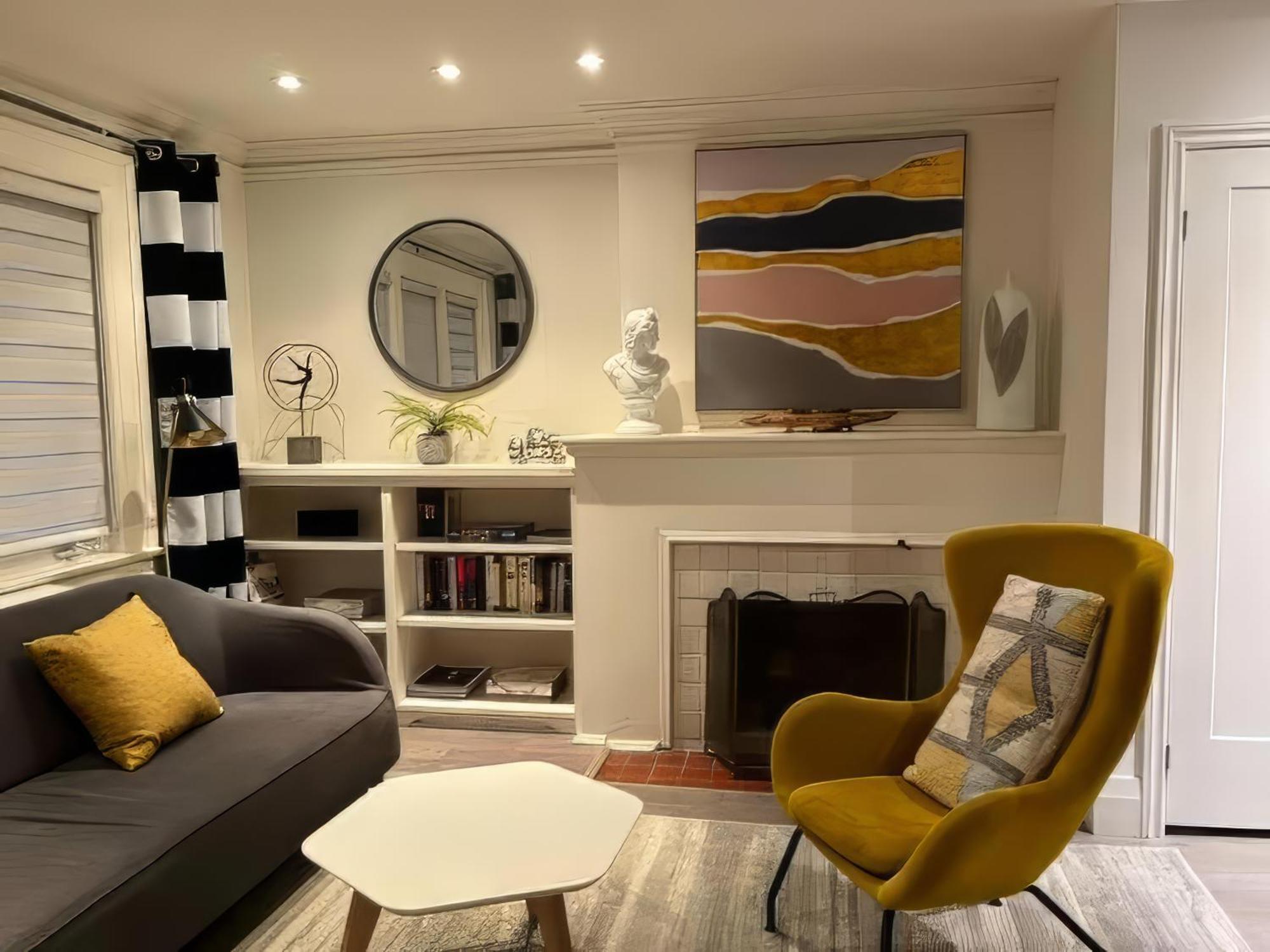 Double Bedroom On Up Or 3 Bedrooms In Basement Near Eglinton Subway Station Toronto Zewnętrze zdjęcie