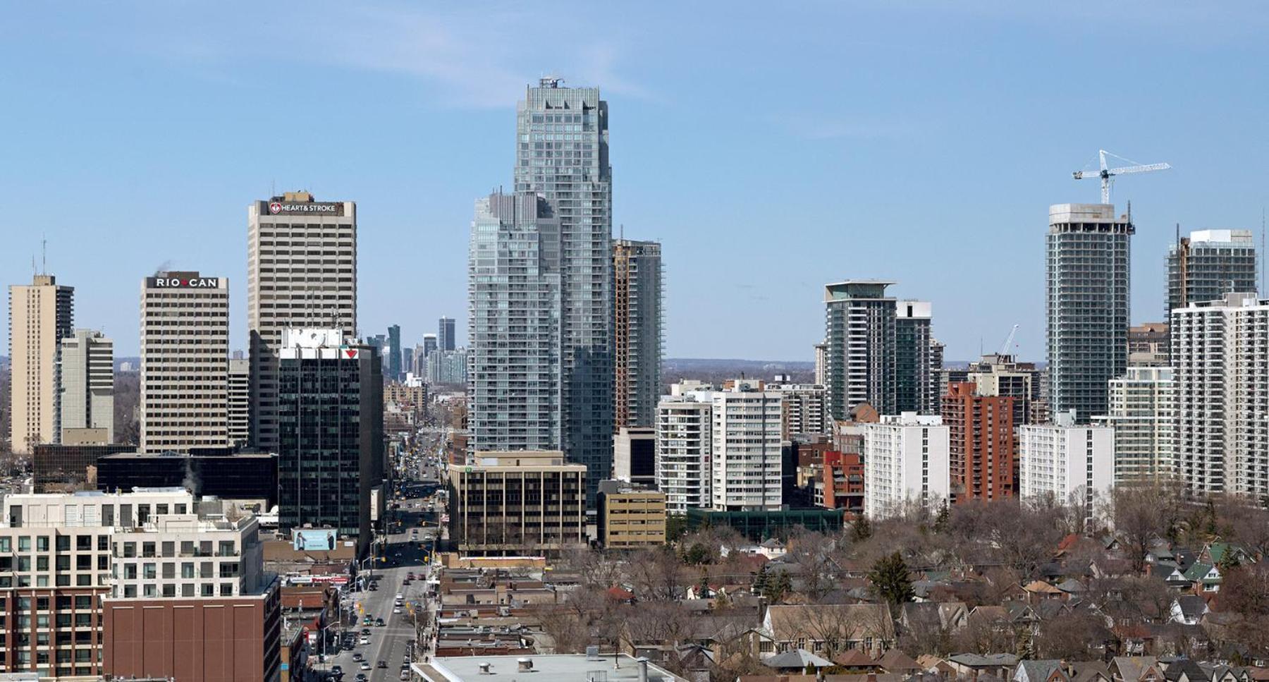 Double Bedroom On Up Or 3 Bedrooms In Basement Near Eglinton Subway Station Toronto Zewnętrze zdjęcie